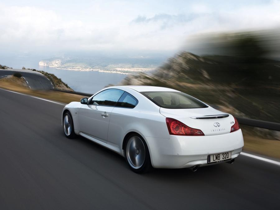  Infiniti G37 S Coupe 2008 года  (EU) (фото 2 из 17)